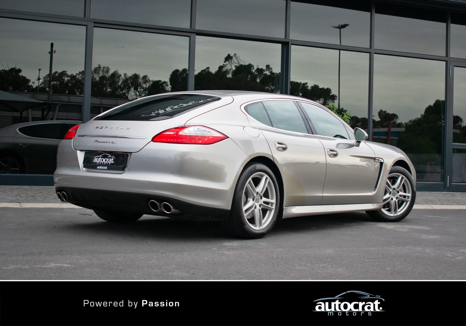 2010 Porsche Panamera 4S — photo 5
